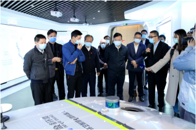 佛山市市长朱伟率队视察指导HTH.COM华体会环境复工抗疫工作，多款环卫消毒设备助力全国抗疫获赞！