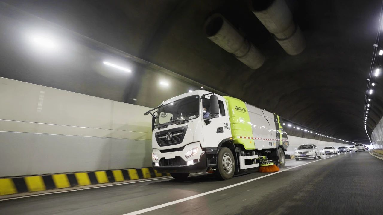 获赞！HTH.COM华体会环境新能源装备硬核守护2024珠海航展